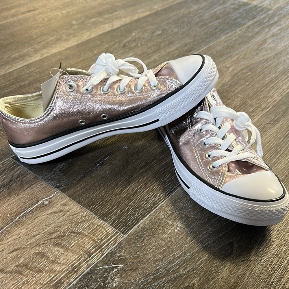 Converse Chuck Taylor’s Rose Quartz 8.5